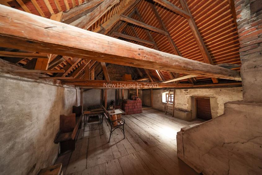 Casă Săsească Autentică cu Șură Impresionantă în Cristian – Teren 2729mp - 36