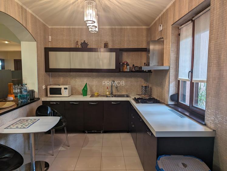 Eleganta si generoasa,robusta,str.linistita,sens unic,curte verde,intimitate,lux - 3