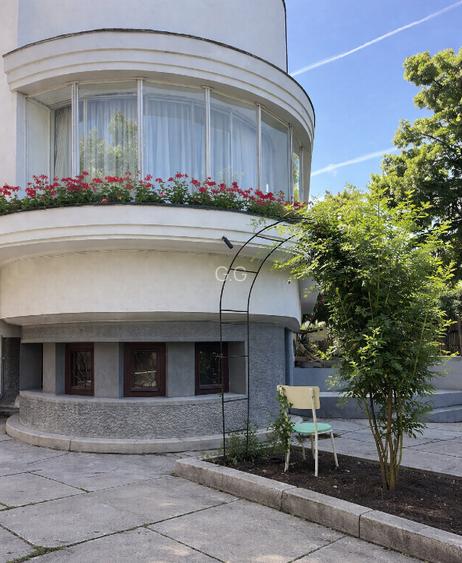 Jumatate vila Cotroceni, renovat, instalatii noi, garaje, curte, terasa - 8