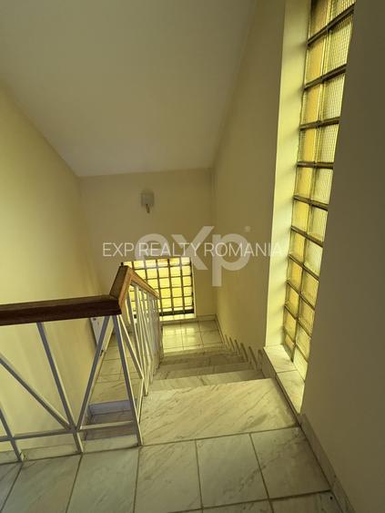 Casa de vazare Bradu la pret de apartament - 11