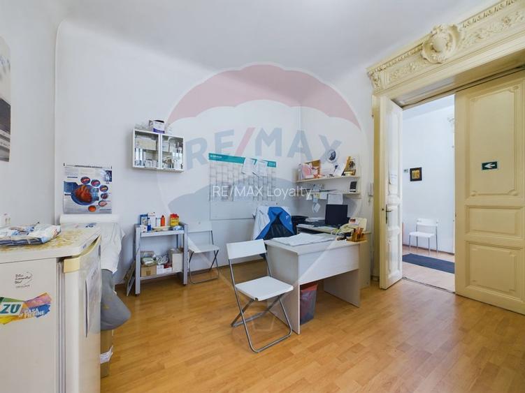 De vanzare Casa Vila București S+P+M in Sector 1 - 14