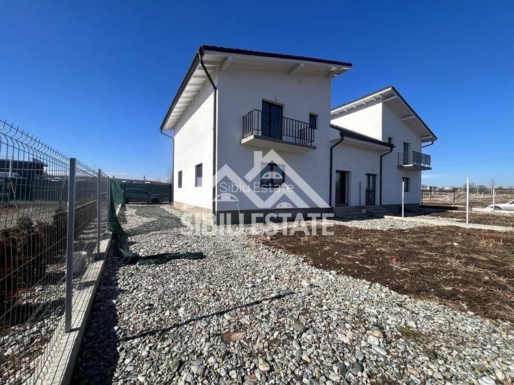 Casa duplex de vanzare 4 camere, 2 bai-s.u. 142 mp. PRET AVANTAJOS - 38