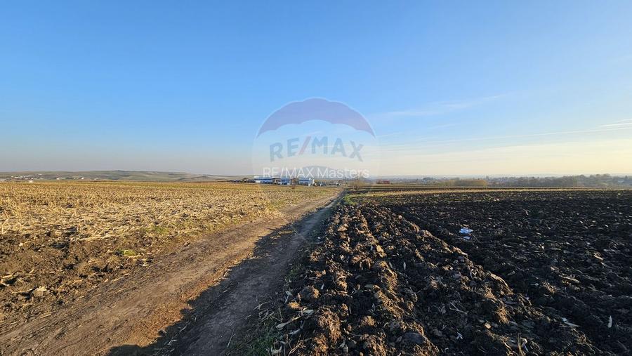 Teren extravilan 6,100mp Stroiesti / Soseaua DN17, Suceava - 5