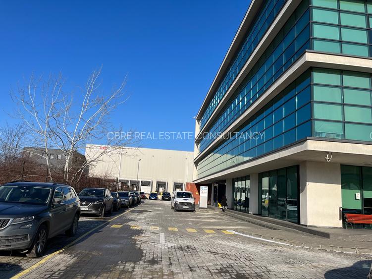 De vânzare Clădire modernă de birouri în zona de Est a Bucurestiului - 3