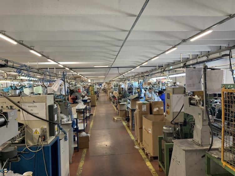 Ansamblu de spatii de productie /depozitare si birouri - 16