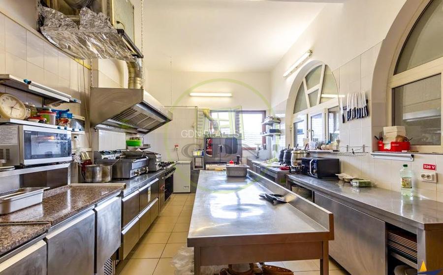 Proprietate mixtă  – spațiu comercial și casă, situată central în Predeal, Bv, - 15