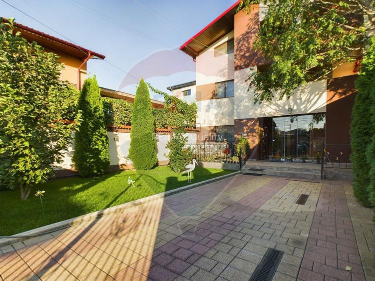 Casă / Vilă 5 camere + Mansarda Foarte Spatioasa - 2