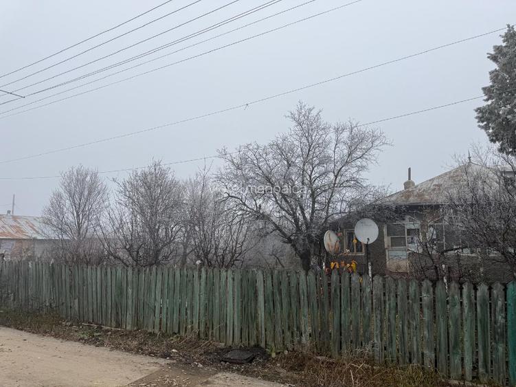 Vând  casă bătrâneasca  - 7