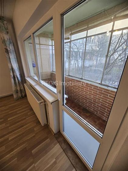 Apartament 3 camere la pret de 2 camere /  zona Gemenii - 10