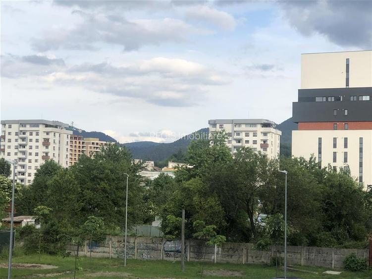 Apartament spatios cu 4 camere si 2 balcoane zona Noua - 17