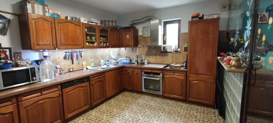 Vila 3 etaje in Piatra Neamț - 11