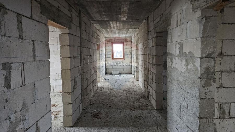 Casă / Vilă cu 12 camere, teren intravilan de 2869mp în Siminicea, SV - 18