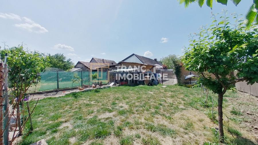 Casă renovată la cheie cu 2 camere în Pecica - 13