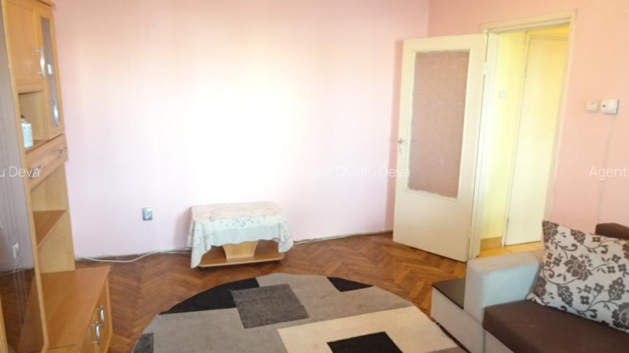 Inchiriez apartament cu 2 camere in Deva, parter, zona Pacii (scoala Andrei Sagu - 3