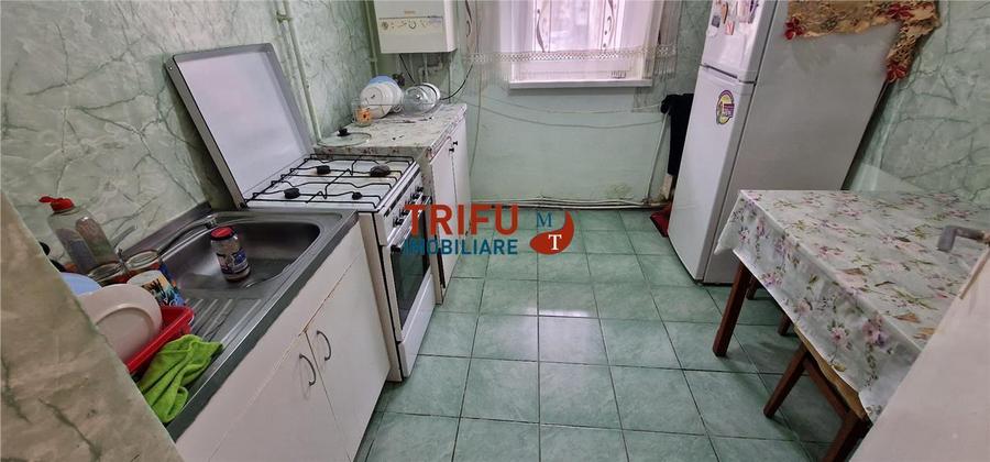 Apartament 2 camere de vanzare zona Mercur