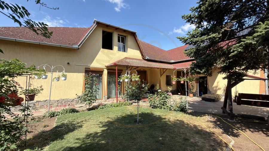 Casa Visurilor /4 camere-163 mp / Teren-1036 mp / B-dul 25 Octombrie - Carei