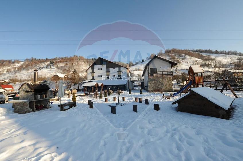 Hotel / Pensiune cu 18 camere de vânzare in Moieciu, Brasov - 8