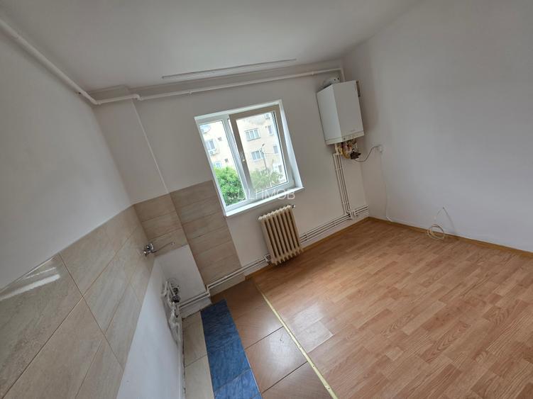 Vand apartament 2 camere et.2 Gojdu - 3