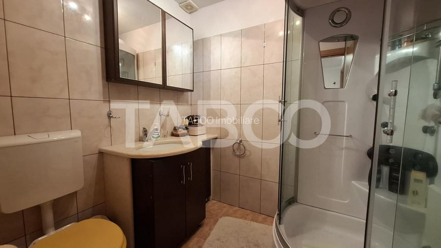 Apartament de vanzare 4 camere decomandat 74 mpu Valea Aurie Sibiu - 16