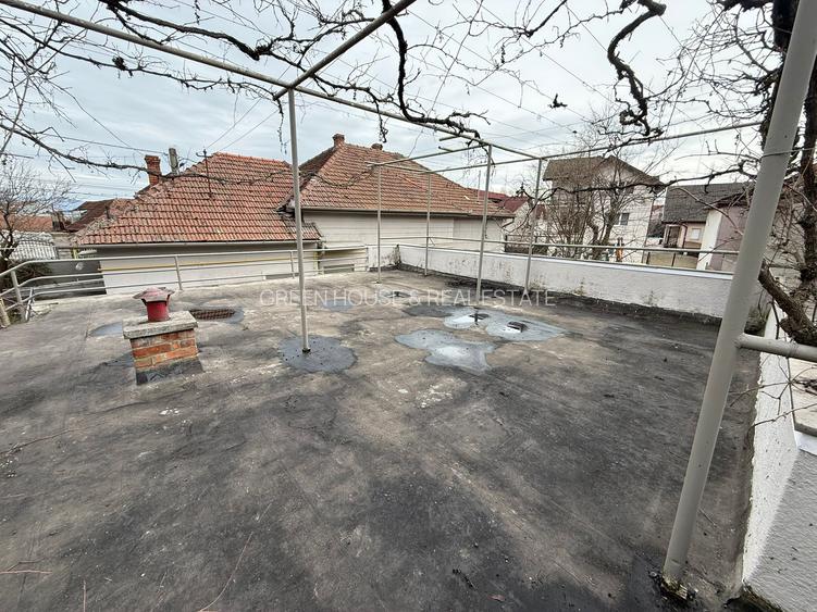 Casă spațioasă cu potențial de extindere, zona Judecatoriei - 34