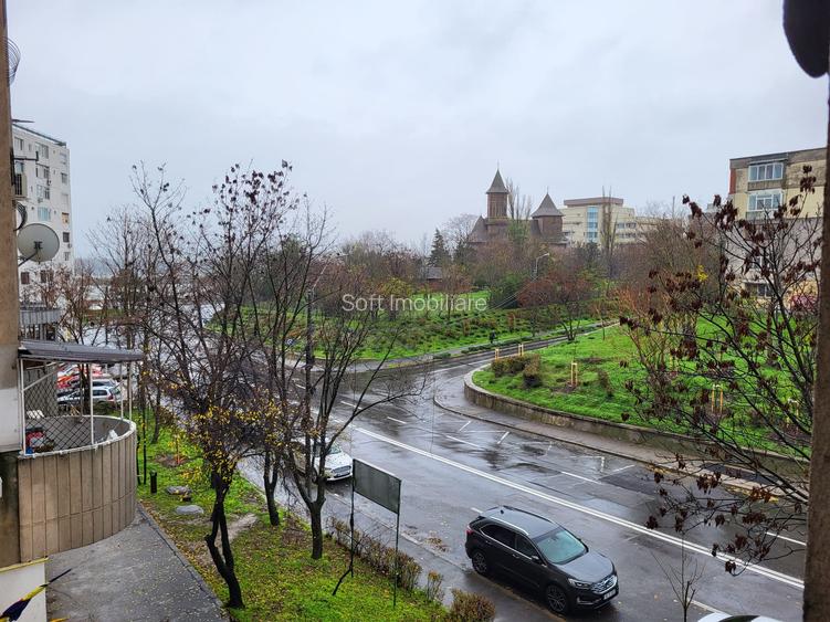 4 camere Centru Bloc PESCĂRUȘ  pret 200000 euro - 10