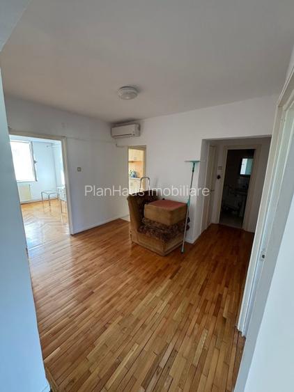 Apartament cu garaj ultracentral zona Mc Donald s Unirii , 4 camere  - 5