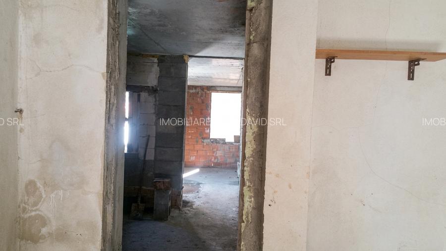 CASA SINGUR CURTE DE RENOVAT  cu teren 297 mp -ZONA PIATA UNIRII- comision 0% - 6