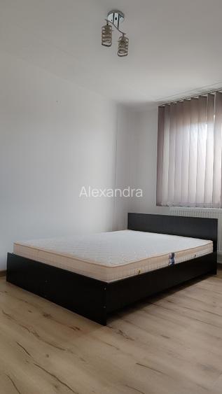 Casă cu curte și garaj de vânzare  - 4