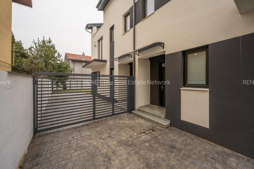 Se preda finisata - 4 bai - 3 dormitoare - curte - parcare -  metrou Păcii - 3