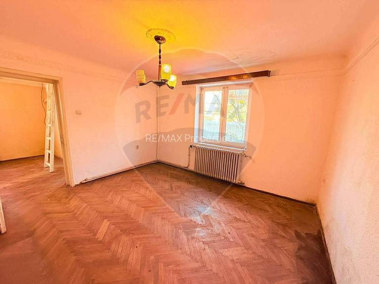 Casă de vanzare cu curte | 4 camere | Zona Gorjului | Teren generos - 11