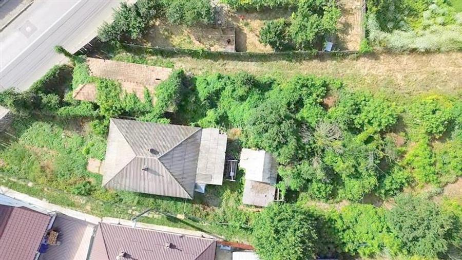 Casa batraneasca  100 mp, teren 4100 mp, zona Izvoare - 14