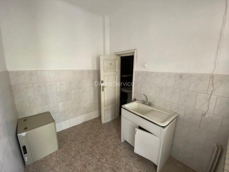 Vanzare vila P+1 cu doua apartamente garaj supraetajat Basarab Primarie Sector 1 - 9