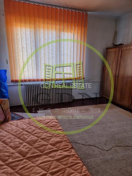 Proprietate spre vanzare,  formata din 2 case suprafata totala 440 mp - 3