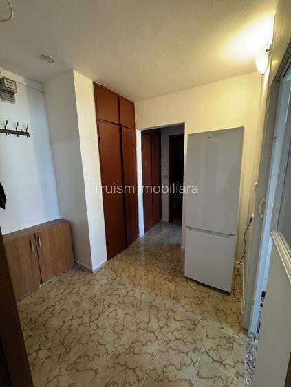 Inchiriere apartament 2 camere – Zona 9 Mai / Registrul Comertului - 12