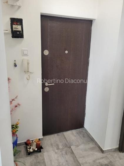 PROPRIERTAR INCHIRIEZ ap. 2 CAM, (parter inalt) str.ARMENEASCA colț cu Bd.CAROL - 2