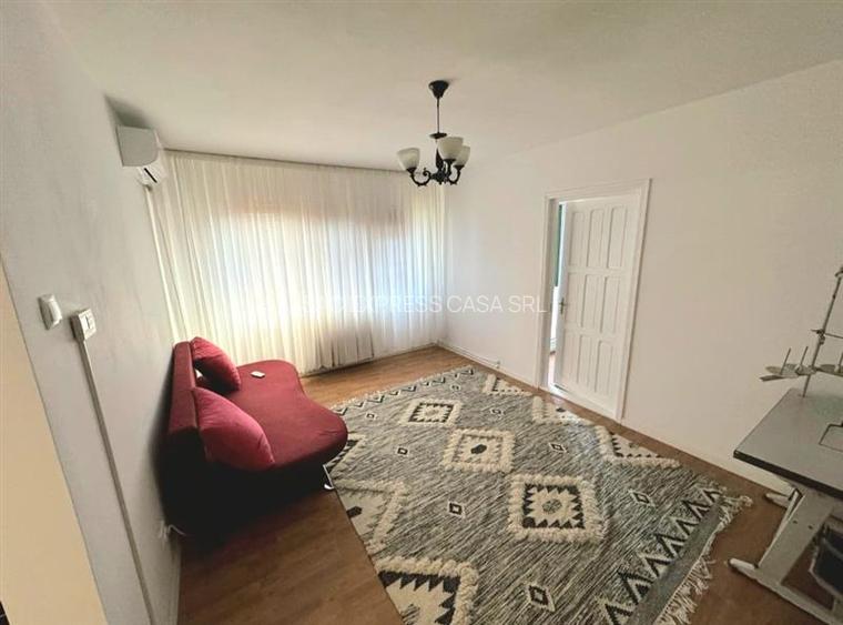 Apartament 2 camere de vanzare - Bld. Primaverii, zona Podu Ros 99.000 euro (neg - 6