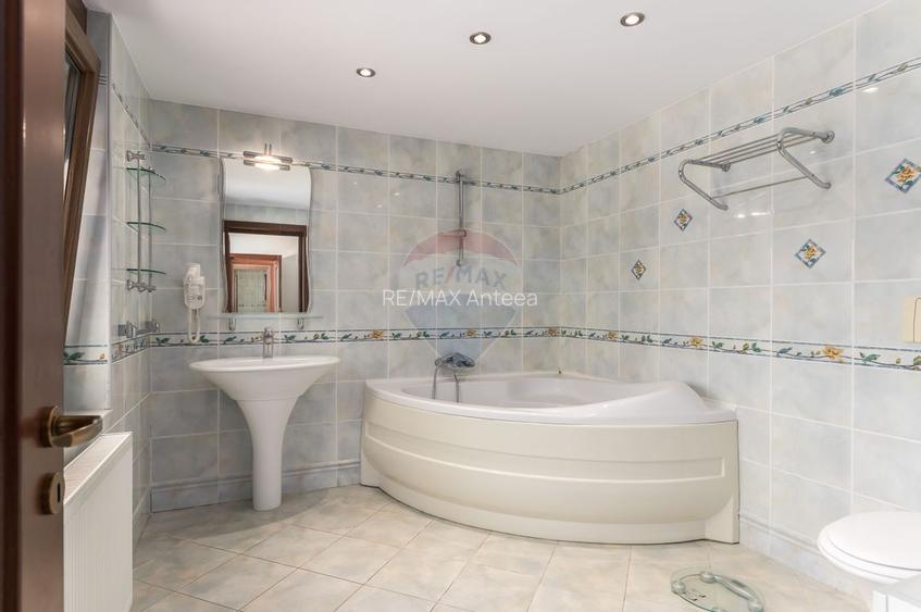 Vila neoromânească cu influențe toscane pe malul lacului Snagov - 35