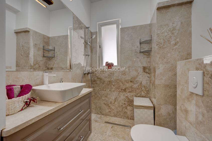 CAROL - EPISCOP CHESARIE, APARTAMENT 250 MP TOTAL, CURTE 250 MP! - 12