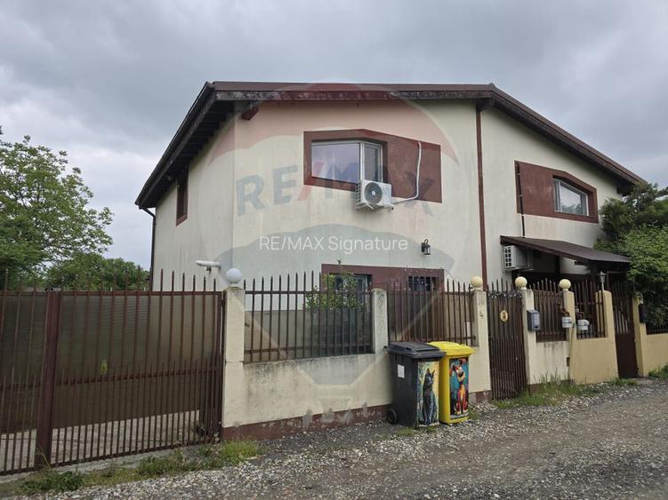 De vanzare Casă / Duplex - 2