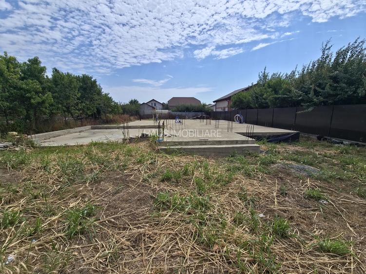 Valu lui Traian Teren cu fundație proiect P+1 autorizat 607 mp - 2