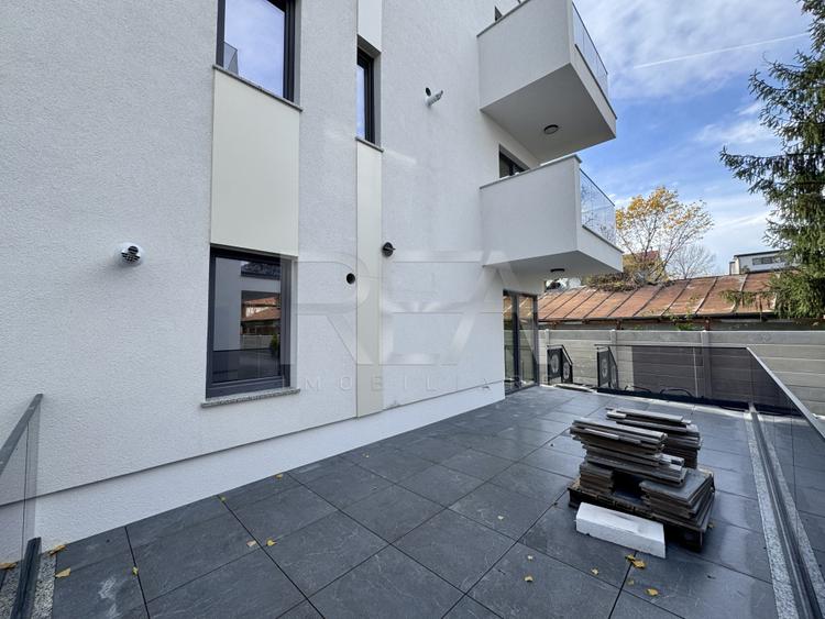 2 camere curte si terasa 102 mp Ultracentral