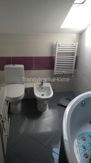 Apartament 3 camere, decomandat - 9