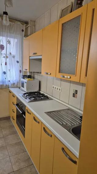 Apartament 3 camere Piata Unirii, semidecomandat, 600 euro