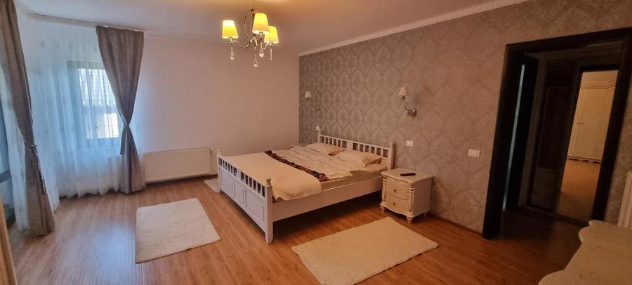 Vila cu piscina zona Iancu Nicolae-Pipera 5 camere
