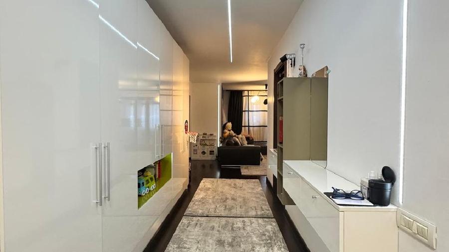 Apartament 3 camere-100 mp Zona Doi Cocosi Sector 1