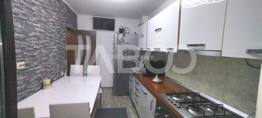 Apartament spatios 2 camere si cu terasa loc parcare cu CF in Selimbar - 3