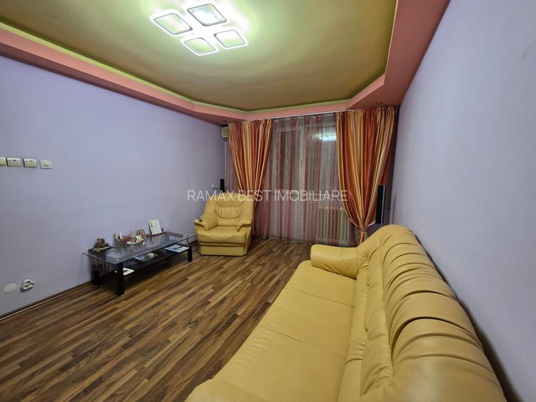 B-ul 1 Decembrie 1918 intersectie Postavarul, 15 minute metrou, la Auchan - 9