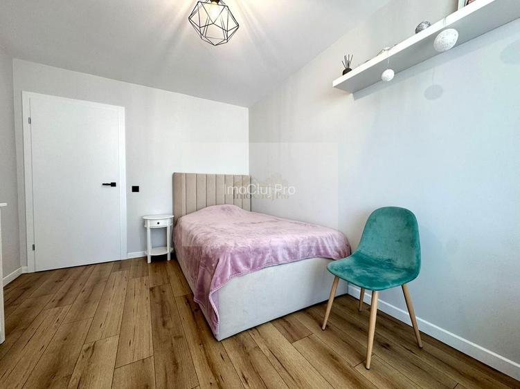 Vânzare  3 camere Grigorescu- -etaj 5/10-2 băi- parcare subter- terasa - 13