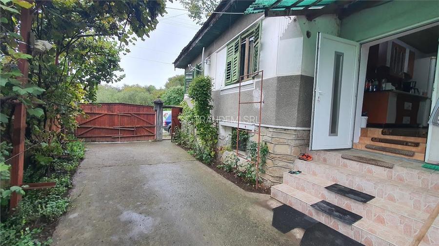 Casă cu 1100mp teren in satul Colun - la 40 km de Sibiu - 2