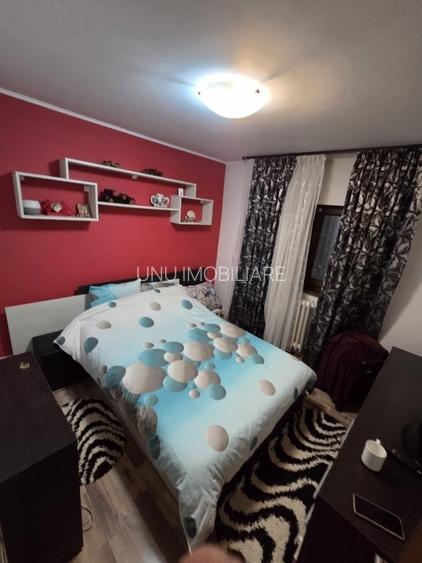 Alexandru - Minerva - 3 camere decomandat - mobilat - 1980 - 9